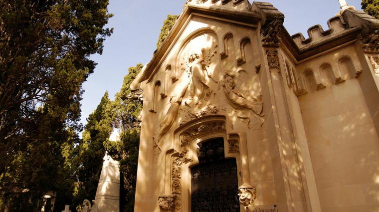 Visites al cementiri